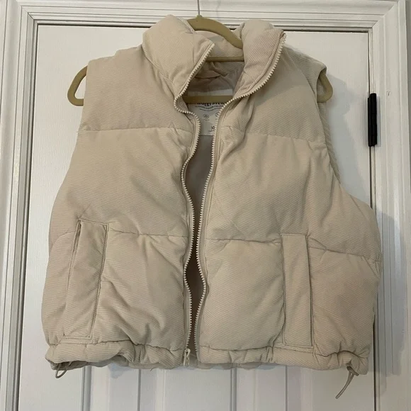 Cream Puffer Vest - Picture 1 of 2